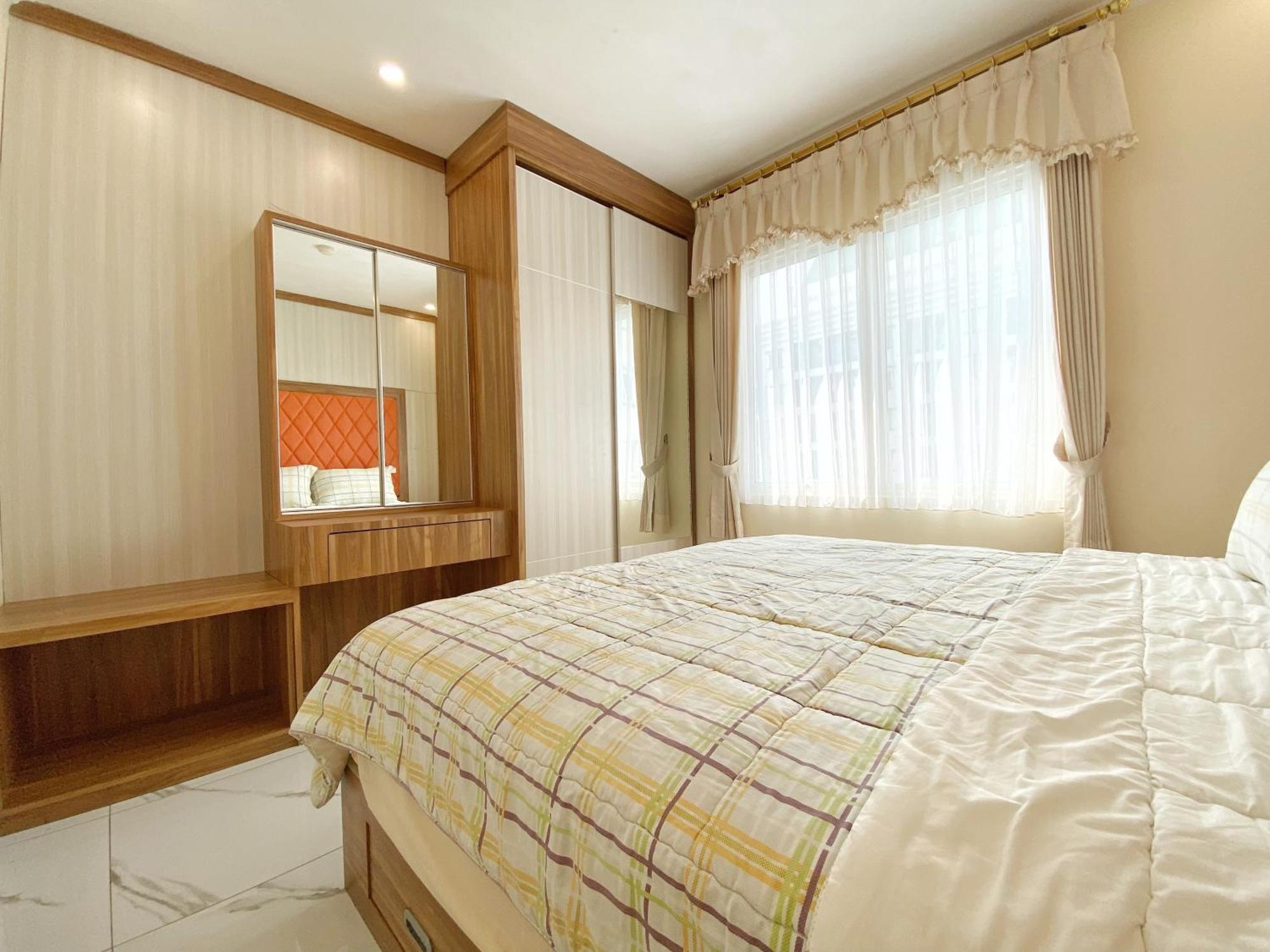 Ravarine Suite Apartment Yakarta Exterior foto