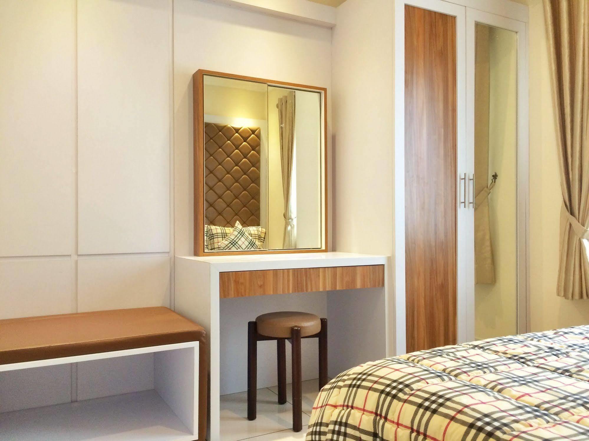 Ravarine Suite Apartment Yakarta Exterior foto